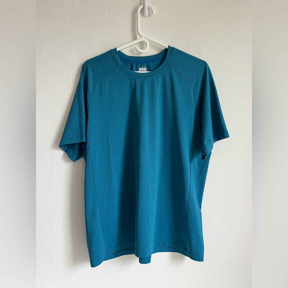 LARGE REI co-op men’s performance running tee shirt sleeve shirt blue size